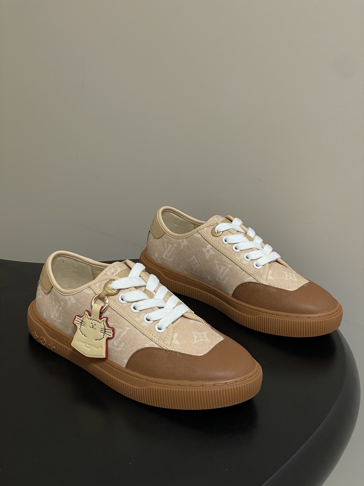 루이비통 L&G 콜라보 봄신상 캐주얼화