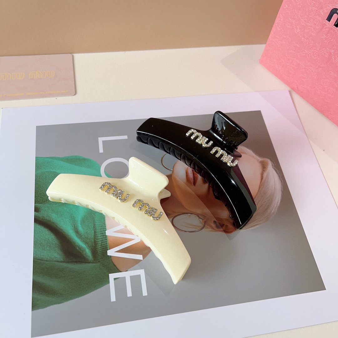 미우미우 큐빅 헤어 클립