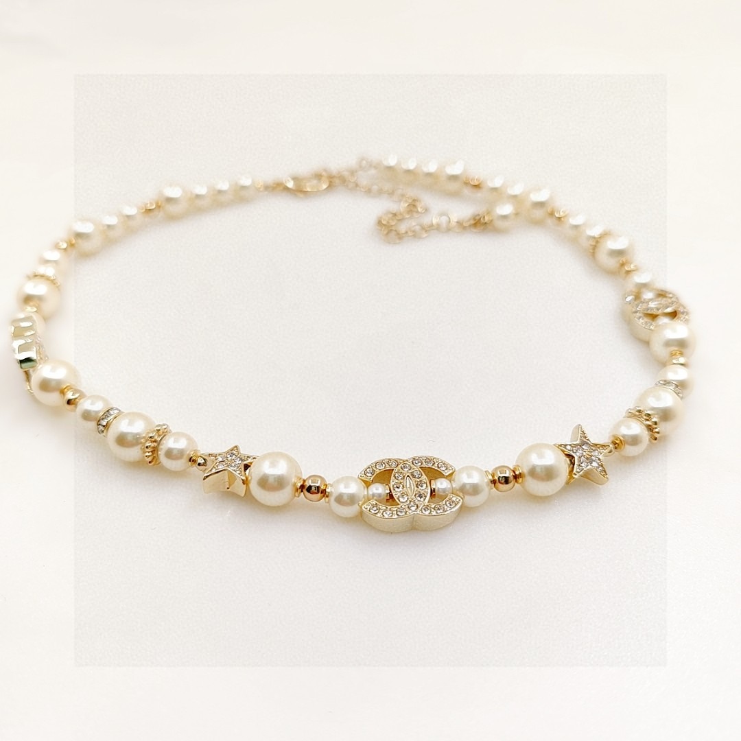 샤넬 최신모델 백진주 목걸이