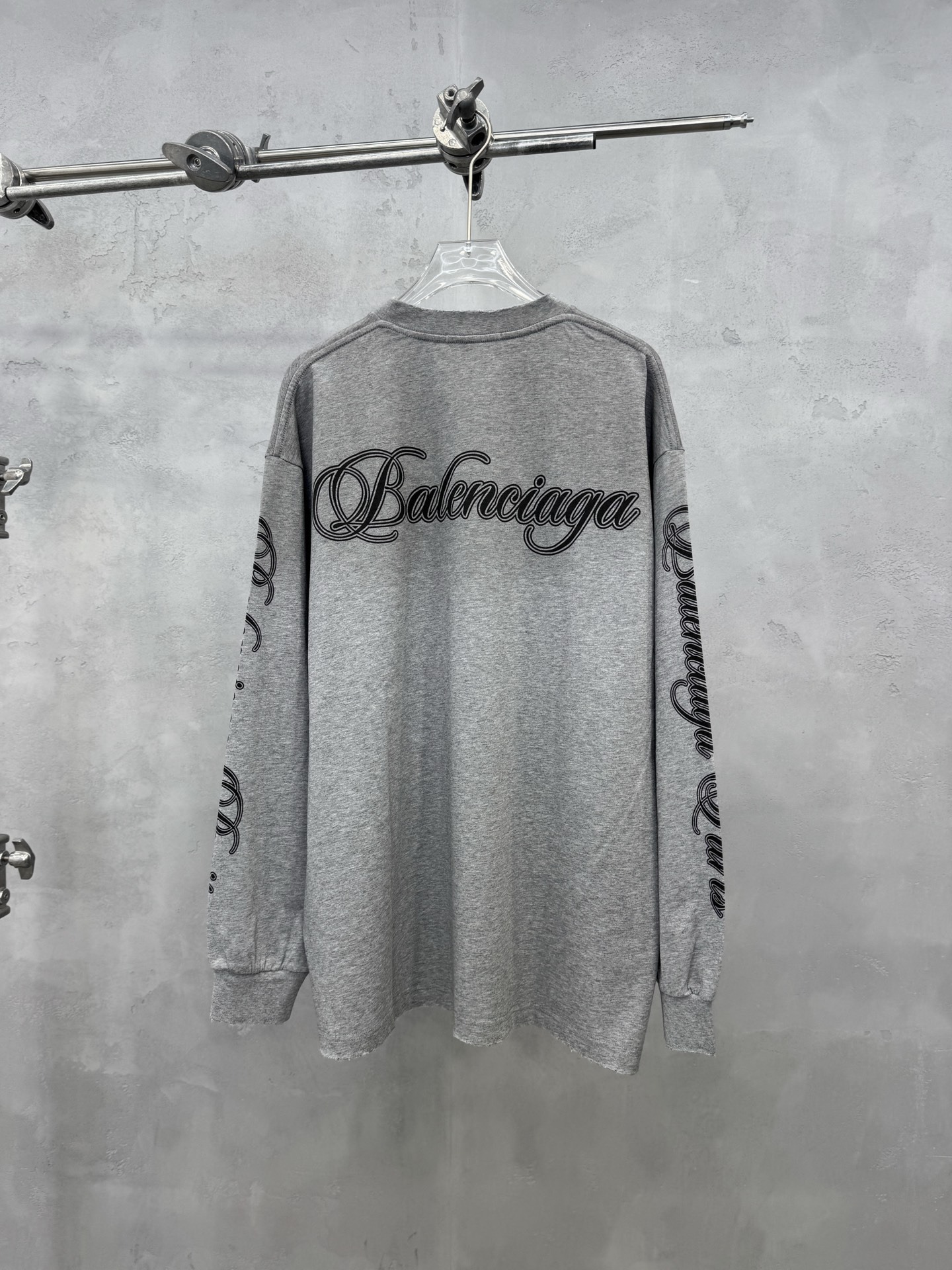 발렌시아가 신상 긴팔 티셔츠