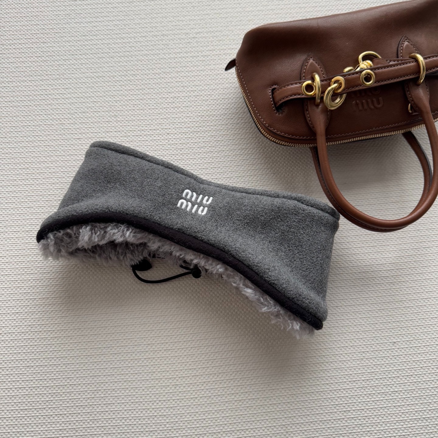 미우미우 후리스 융털 헤어캡