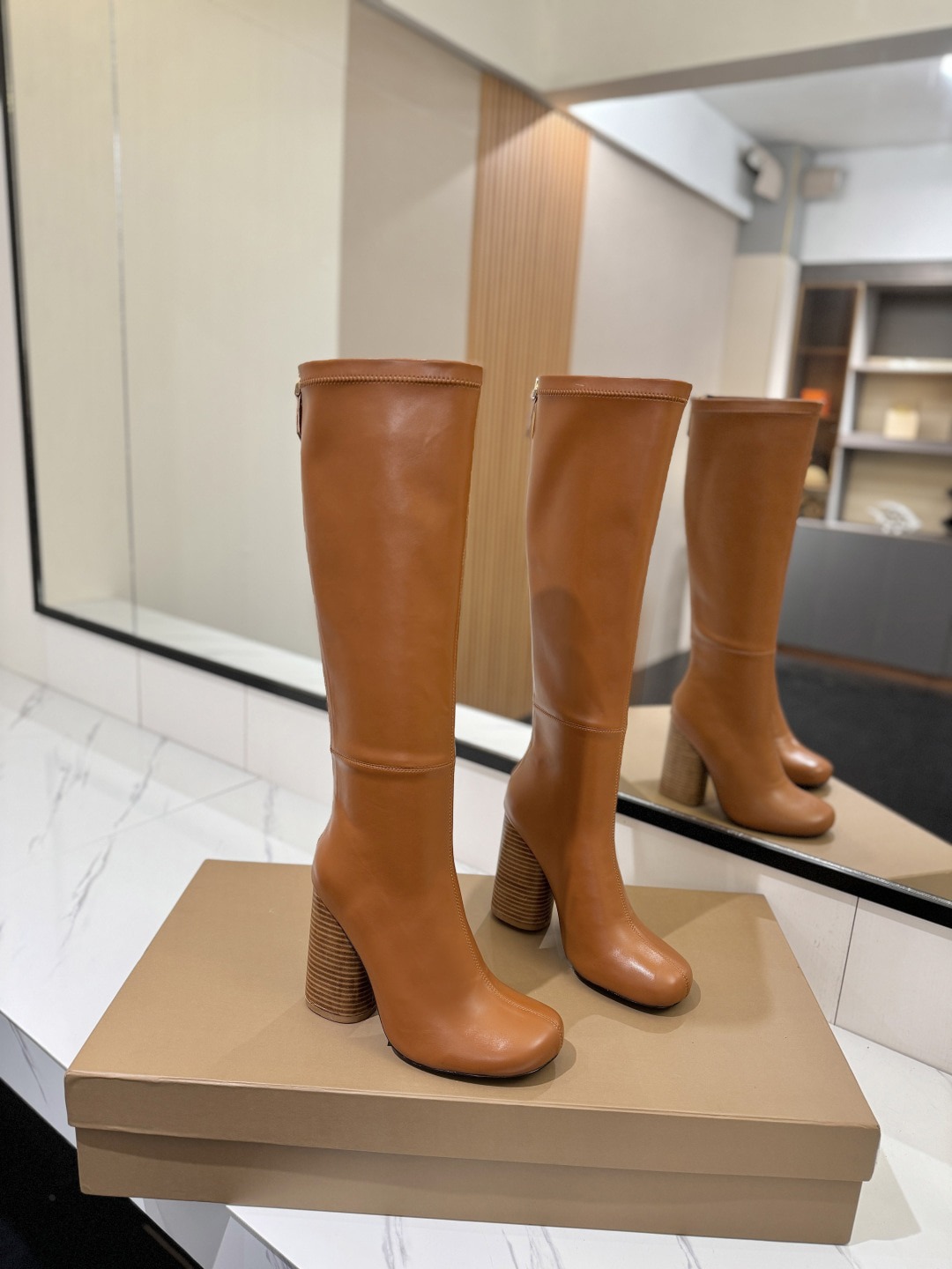 버버리 신상 통굽 스판부츠