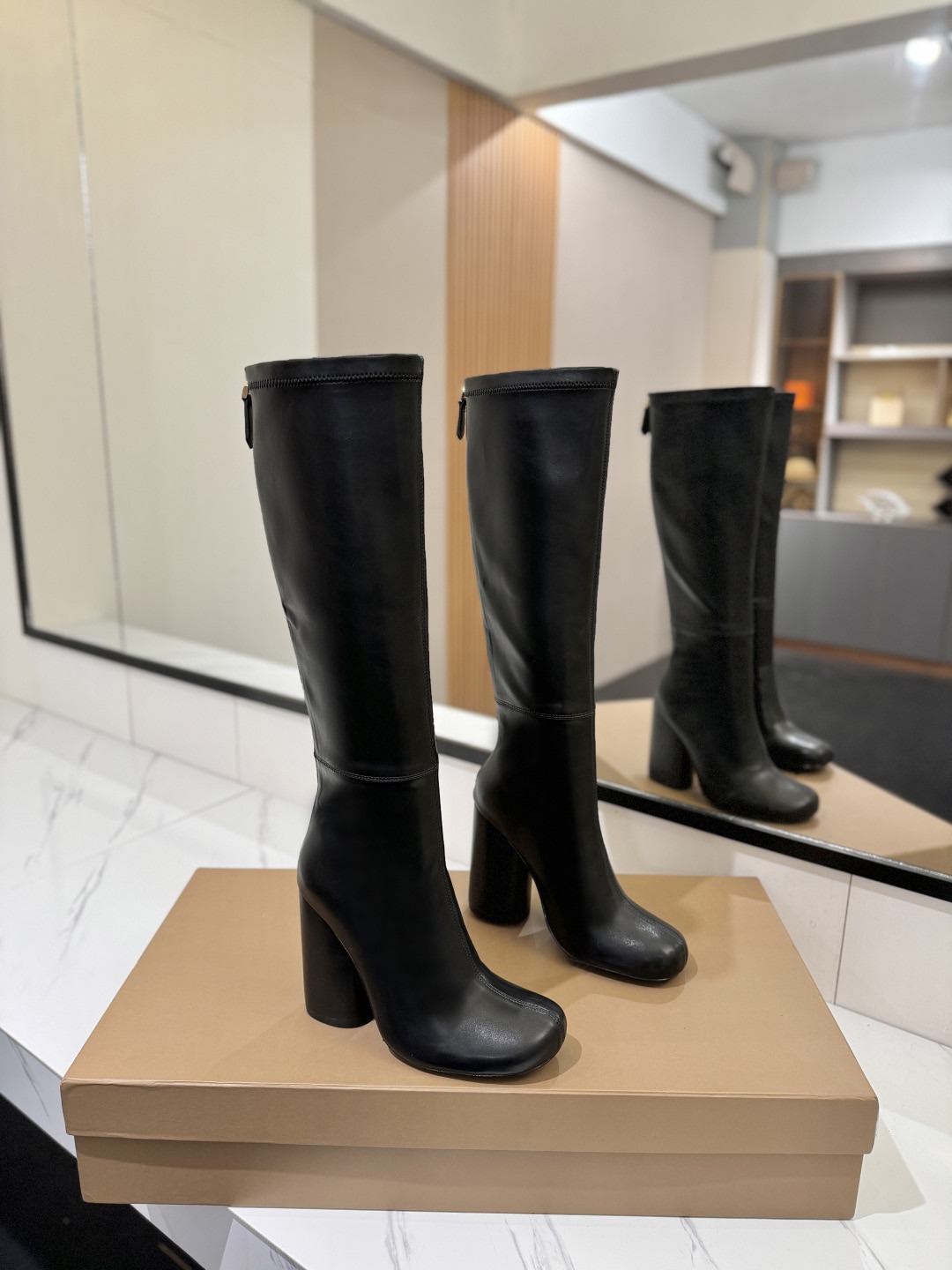 버버리 신상 통굽 스판부츠