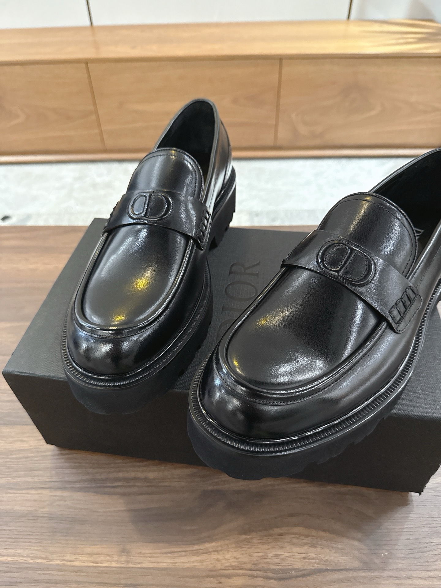 디올 남성 부티크 캐주얼 로퍼