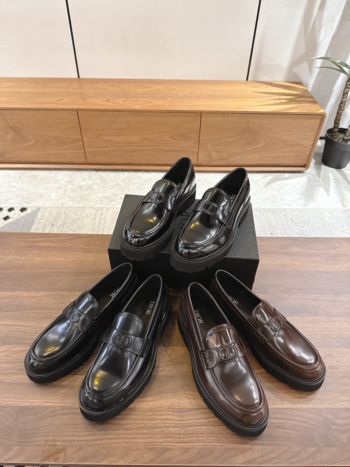 디올 남성 부티크 캐주얼 로퍼