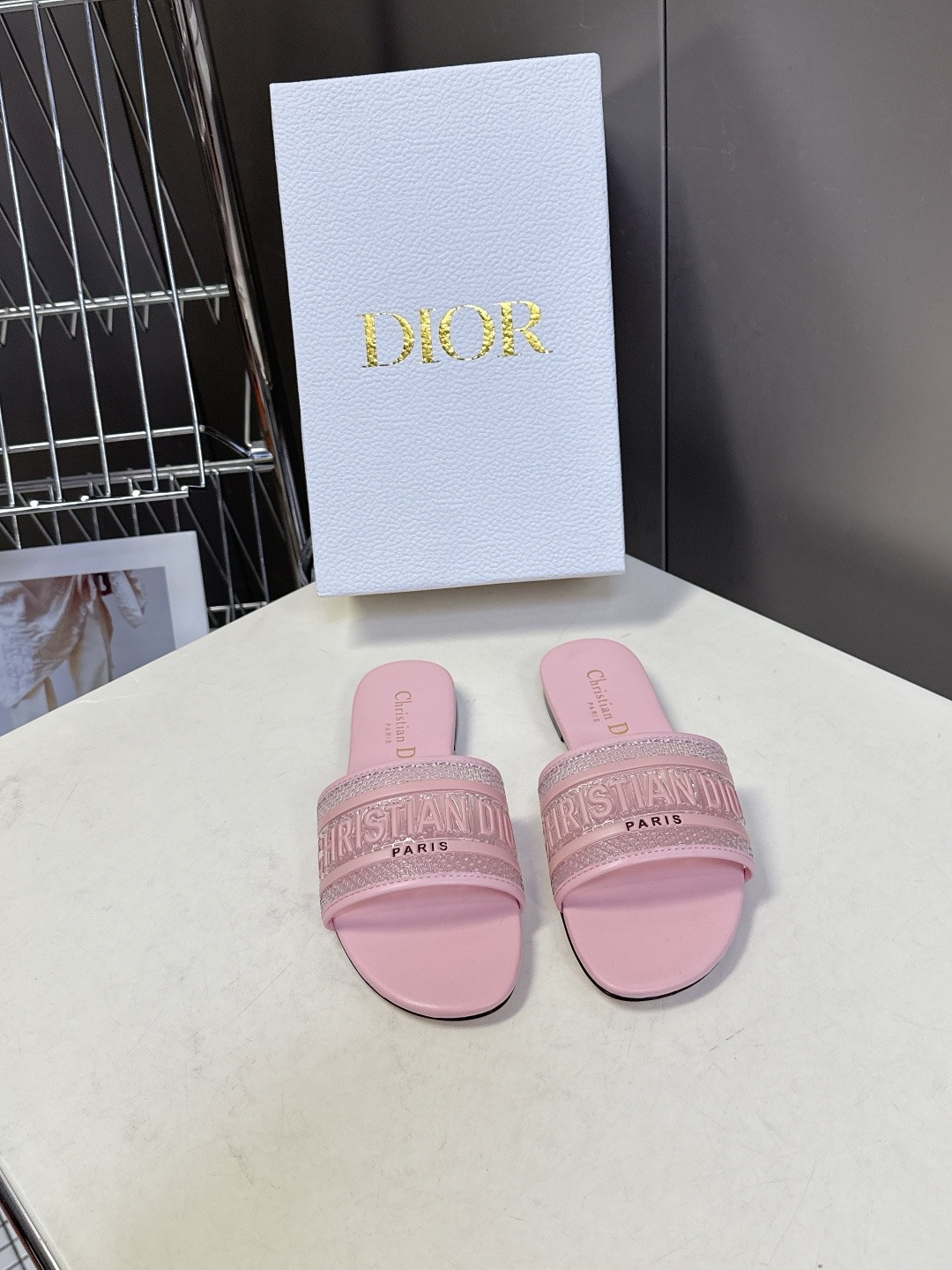 디올 26 봄여름 신상 CD 슬리퍼