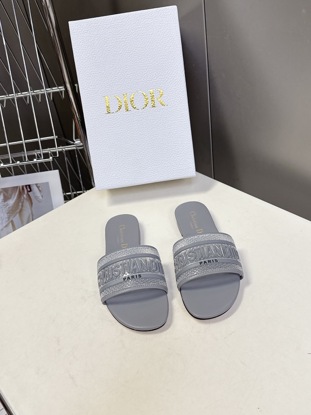 디올 26 봄여름 신상 CD 슬리퍼