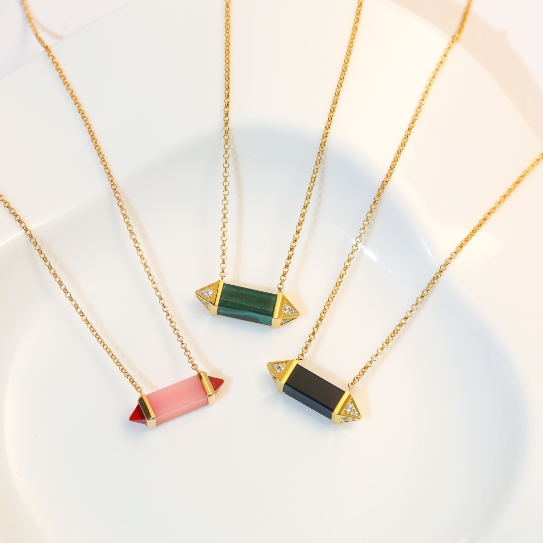 까르띠에 레 베를랭고 드 네크리스