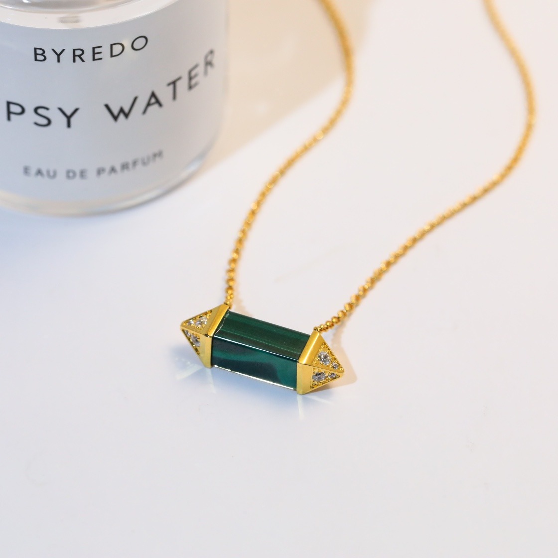 까르띠에 레 베를랭고 드 네크리스