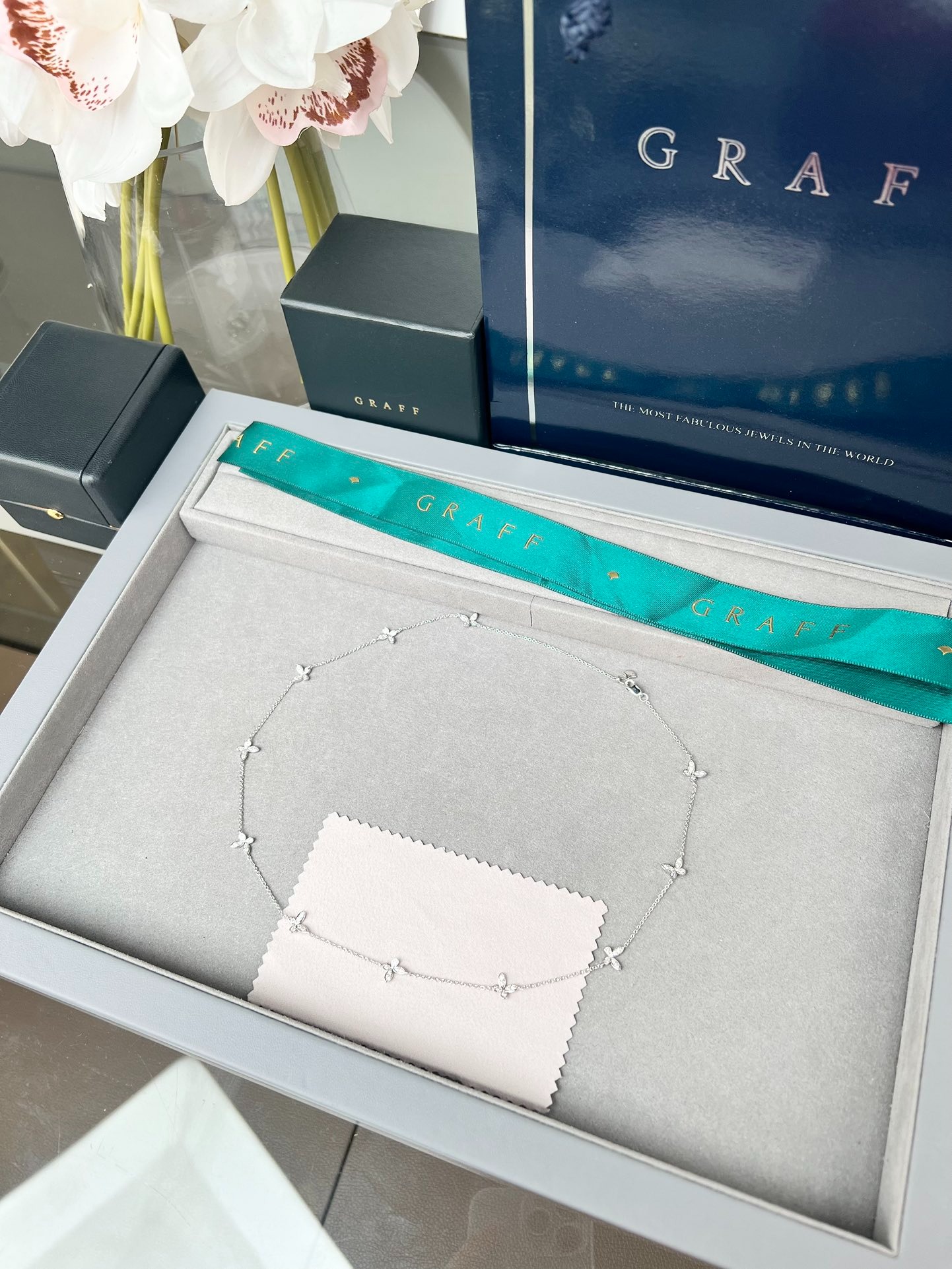 그라프 버터플라이 목걸이