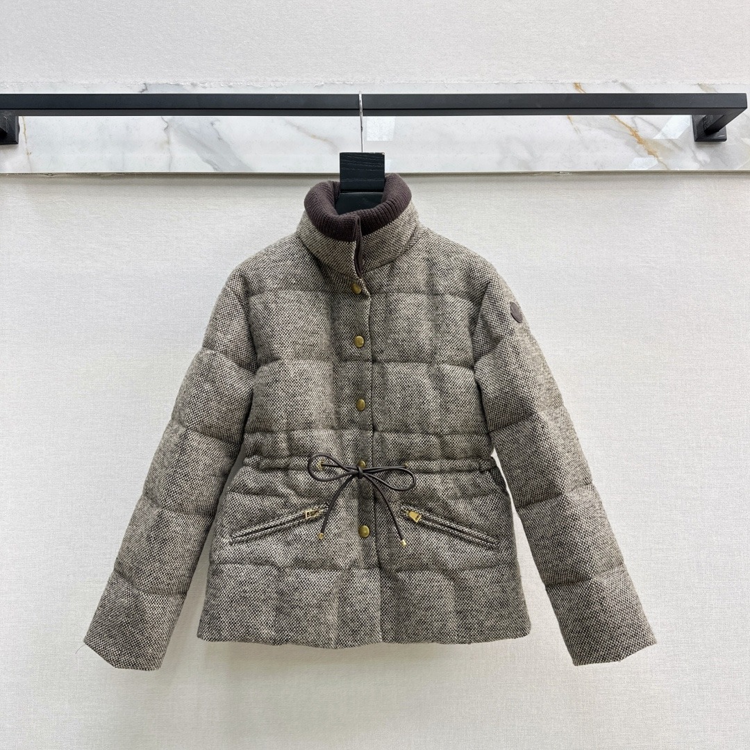 몽클레어 신상 케이싱 하이넥 패딩