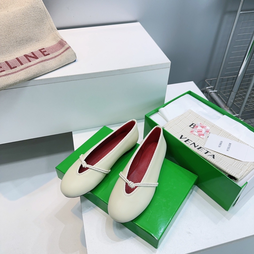 보테가베네타 26 신상 플랫 메리제인 단화