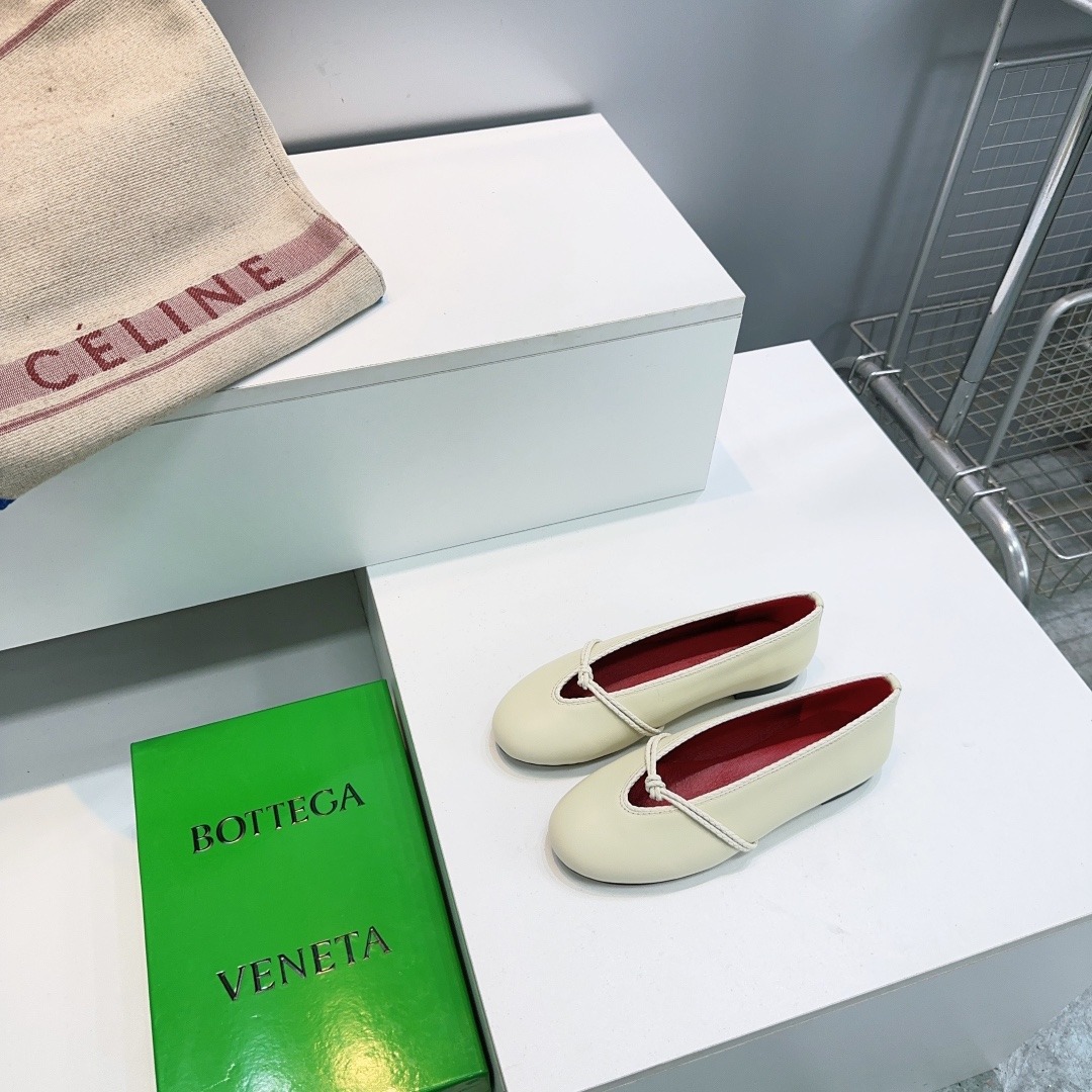보테가베네타 26 신상 플랫 메리제인 단화