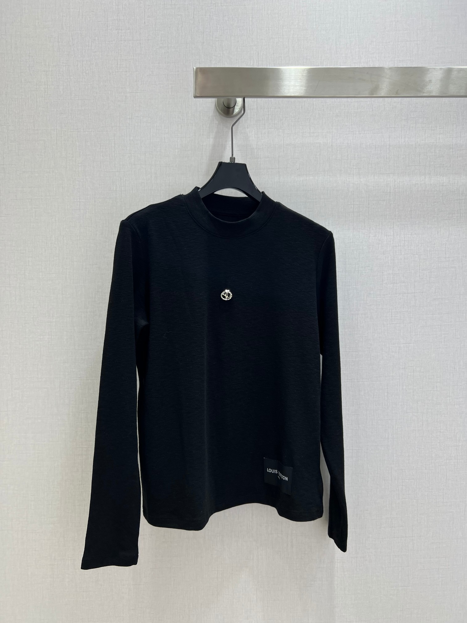 루이비통 25 신상 라운드 메탈 긴팔 상의