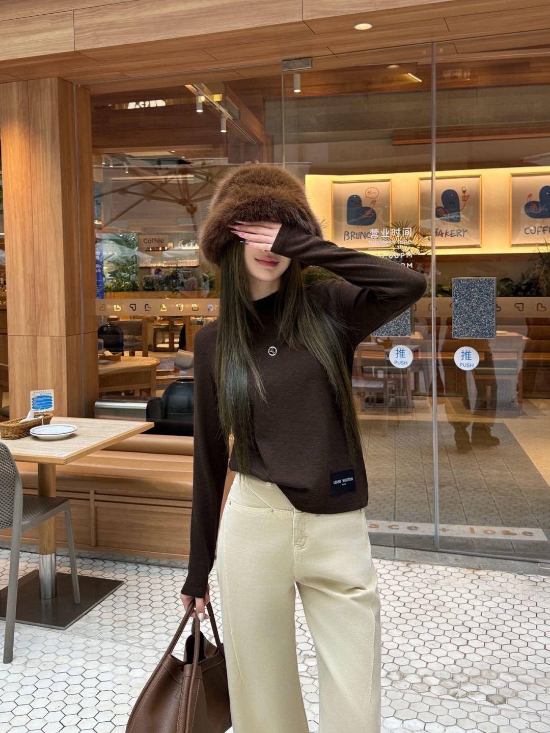 루이비통 25 신상 라운드 메탈 긴팔 상의