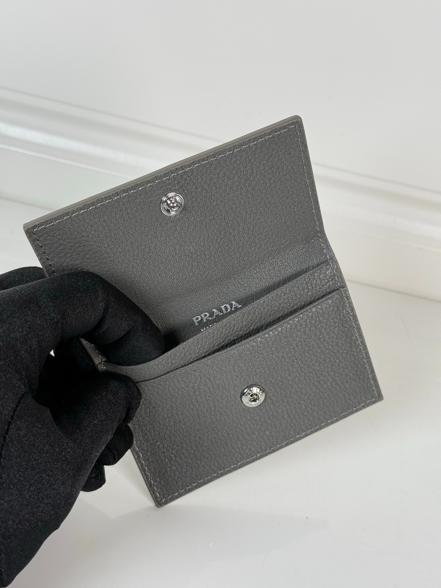 프라다 남녀공용 스몰 카드지갑