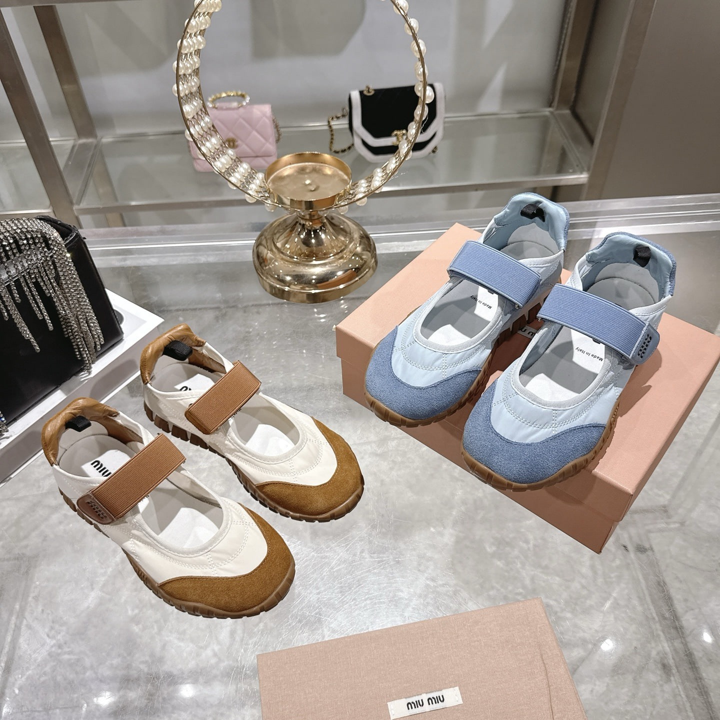 미우미우 26 아르간 스니커즈