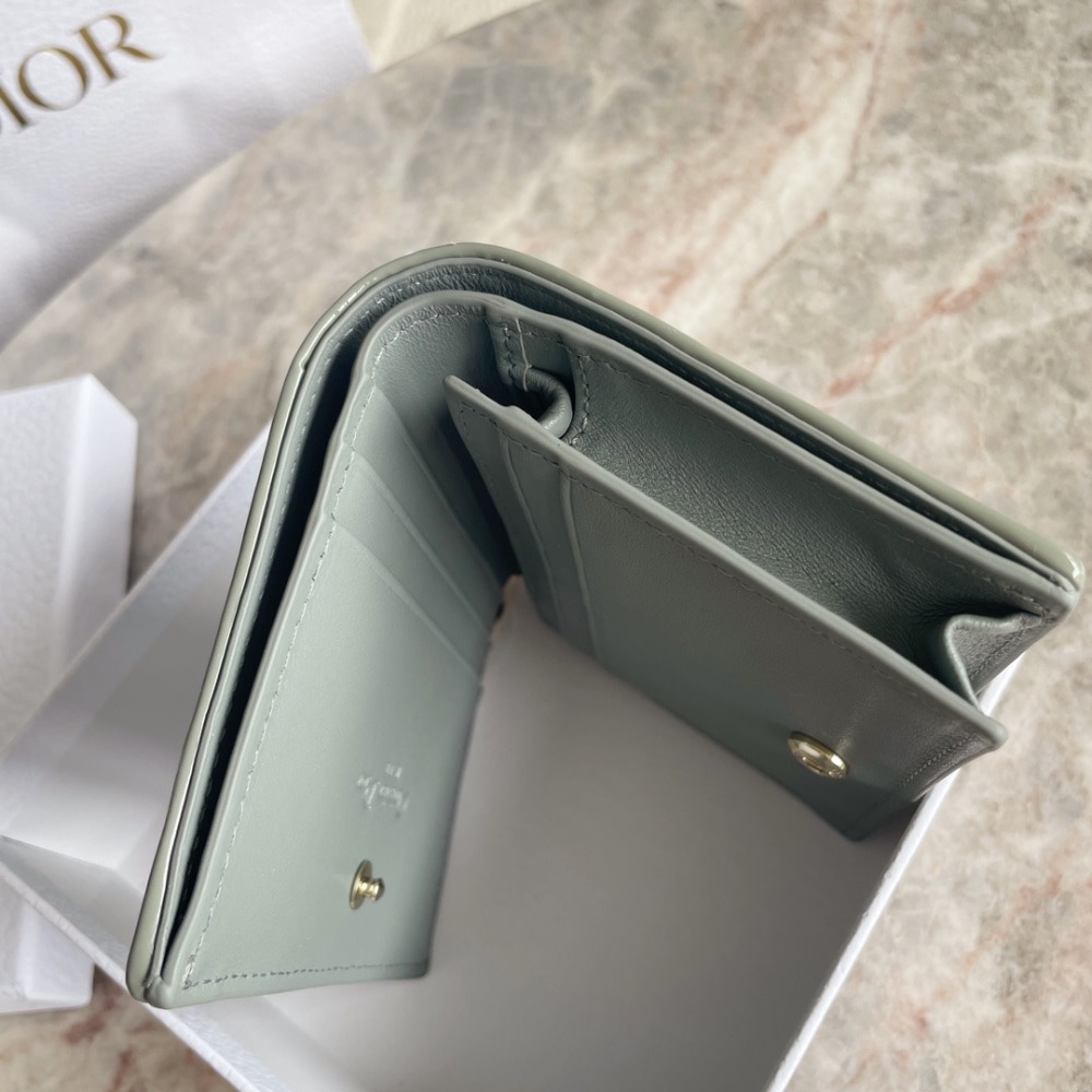 디올 플랩 카드지갑 페이던트 까나쥬 S0178OVRB
