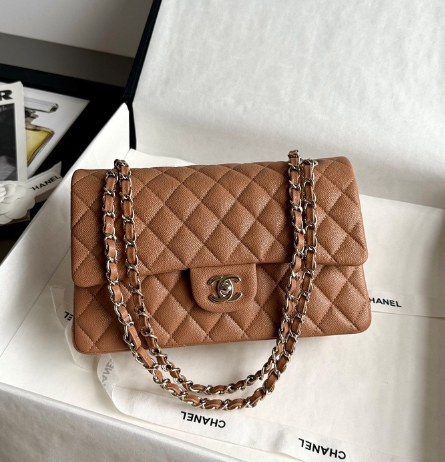 샤넬 2026 클래식 플랩백 미디엄 캐비어