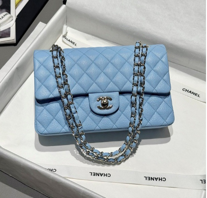 샤넬 2026 클래식 플랩백 미디엄 캐비어