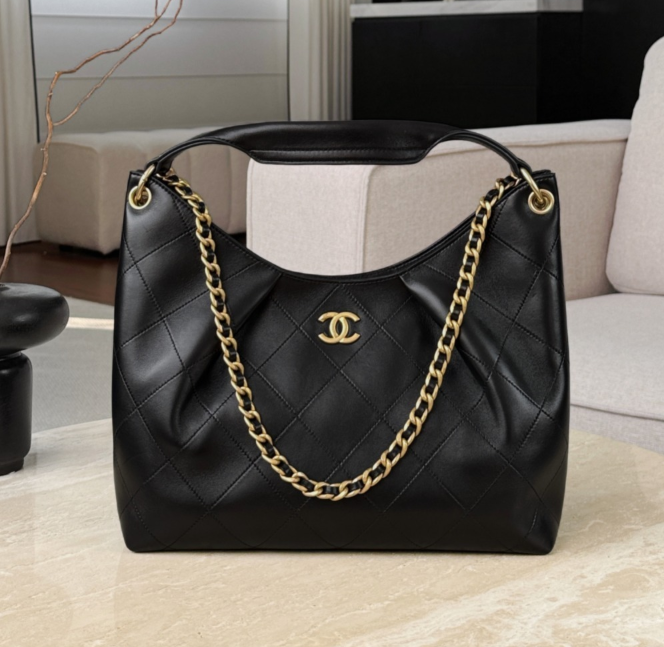 샤넬 2026 크루즈 컬렉션 맥시 체인 호보백