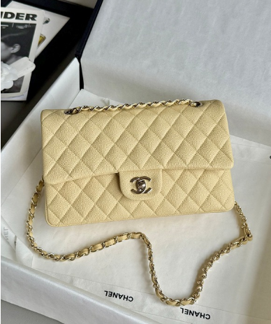 샤넬 2026 클래식 플랩백 미디엄 캐비어